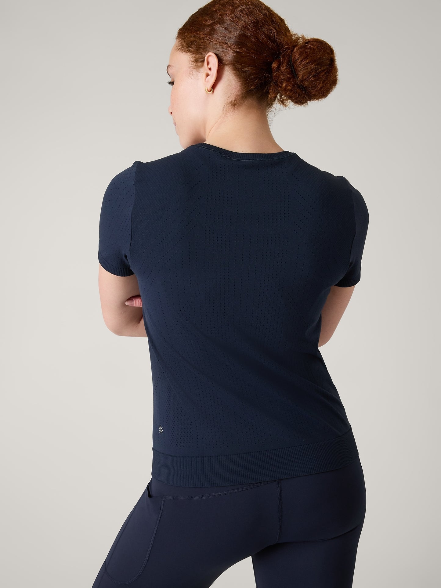 تي شيرت إن موشن بدون درزات