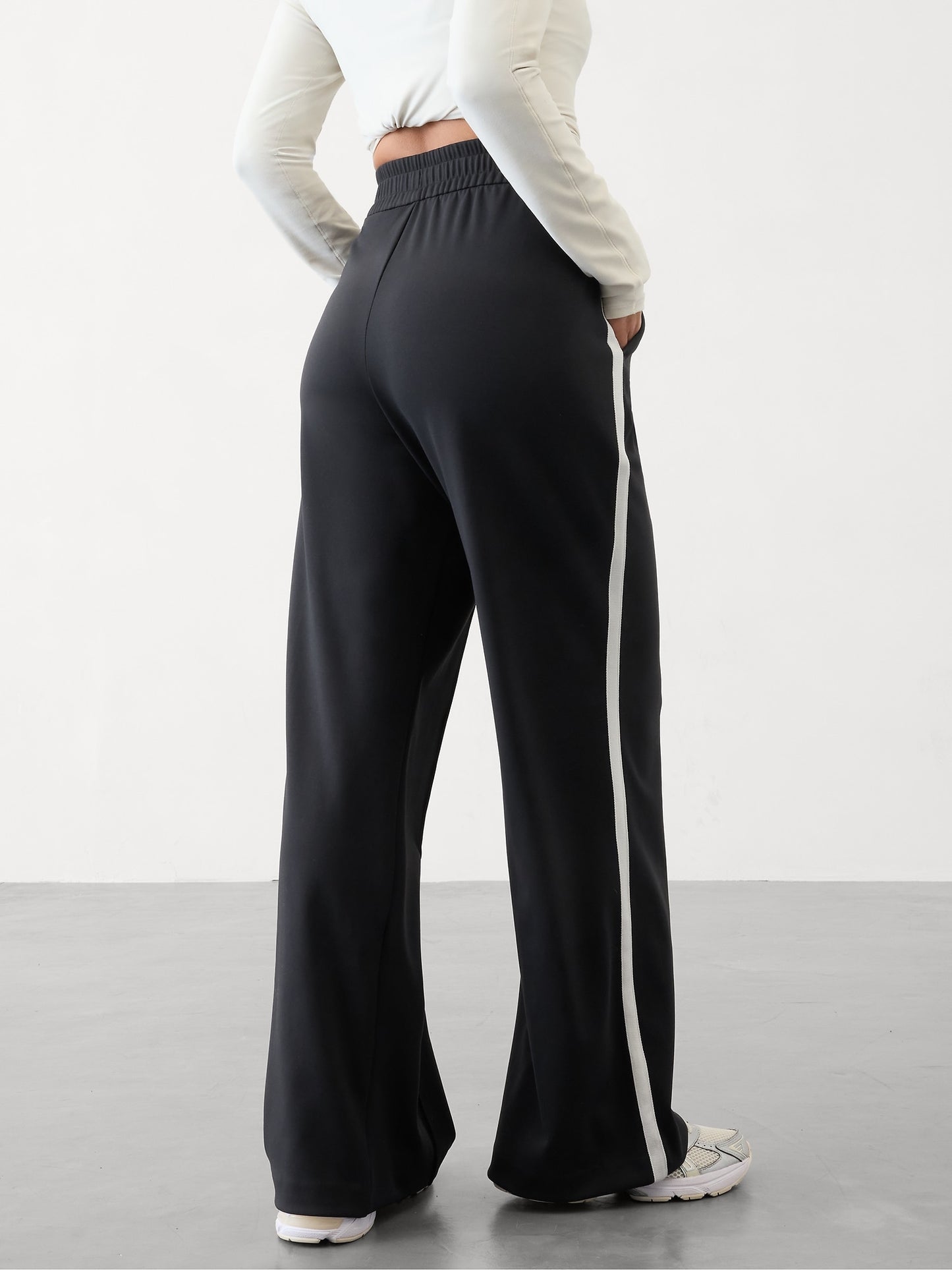 Finish Line Mid Rise Track Pant