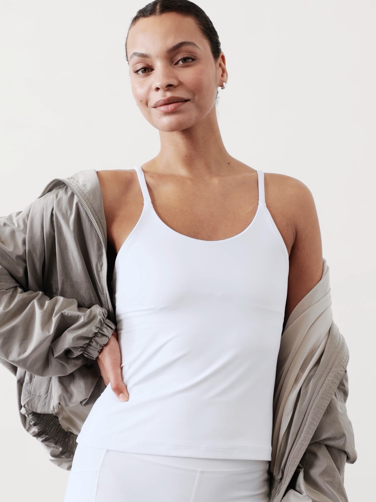 بلوزة ترانسيند بفتحة ياقة واسعة وحمالة صدر مدمجة بأكواب مقاس A-C