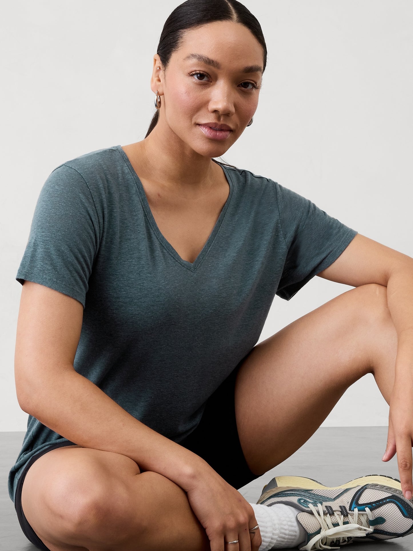 Getaway Linen Blend V-Neck Tee