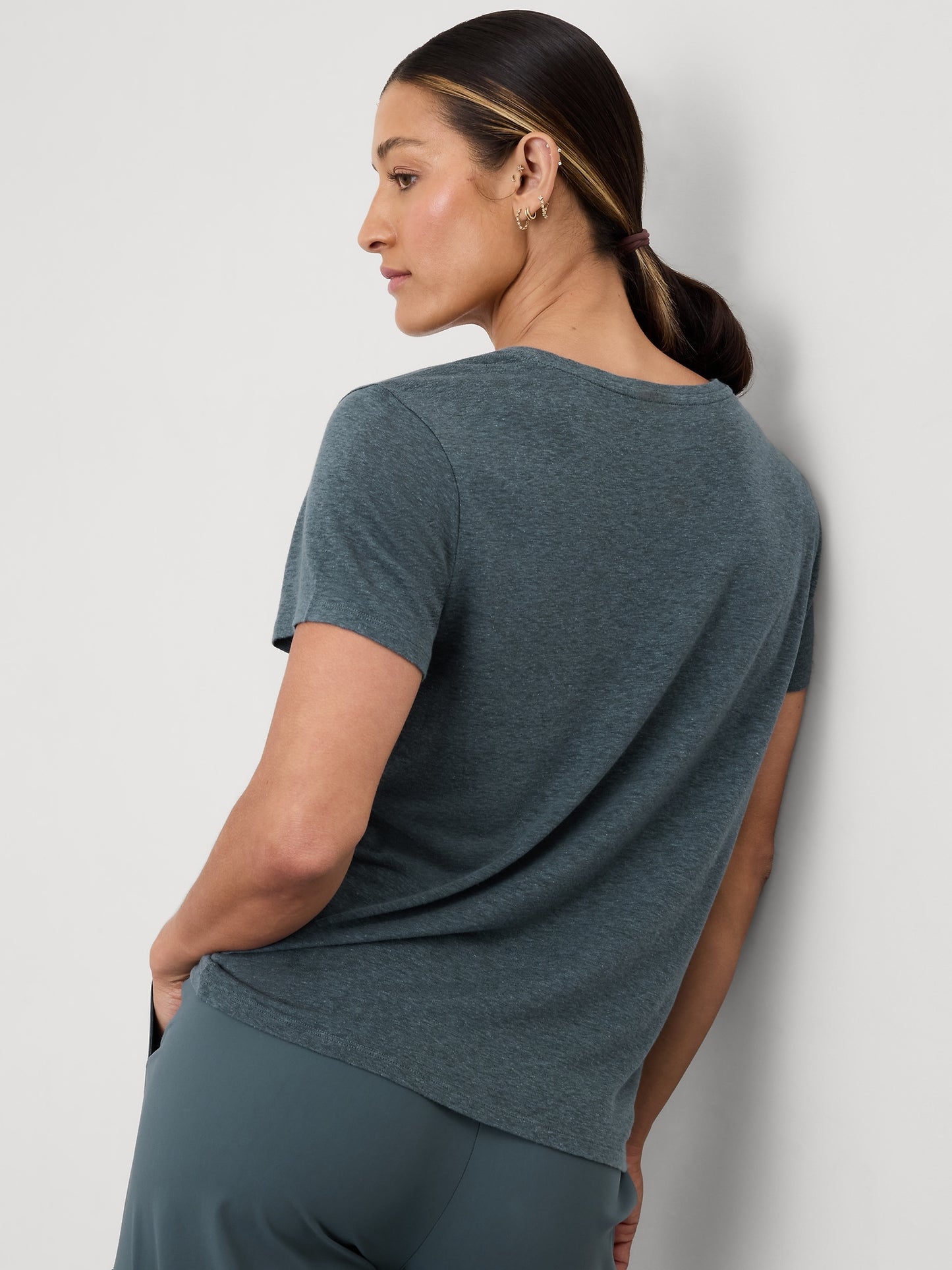 Getaway Linen Blend V-Neck Tee