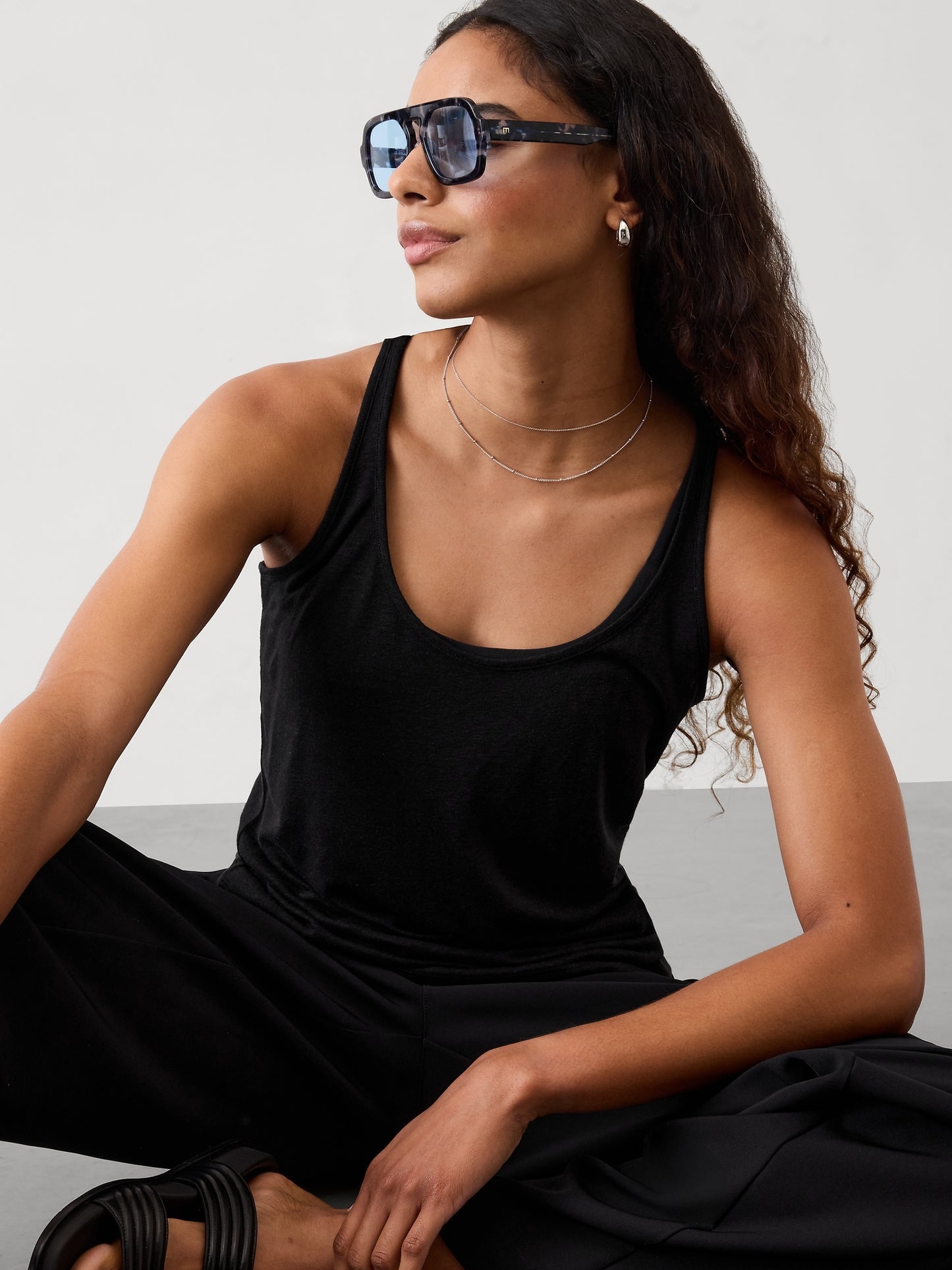 بلوزة جيت أواي بدون أكمام من مزيج الكتان