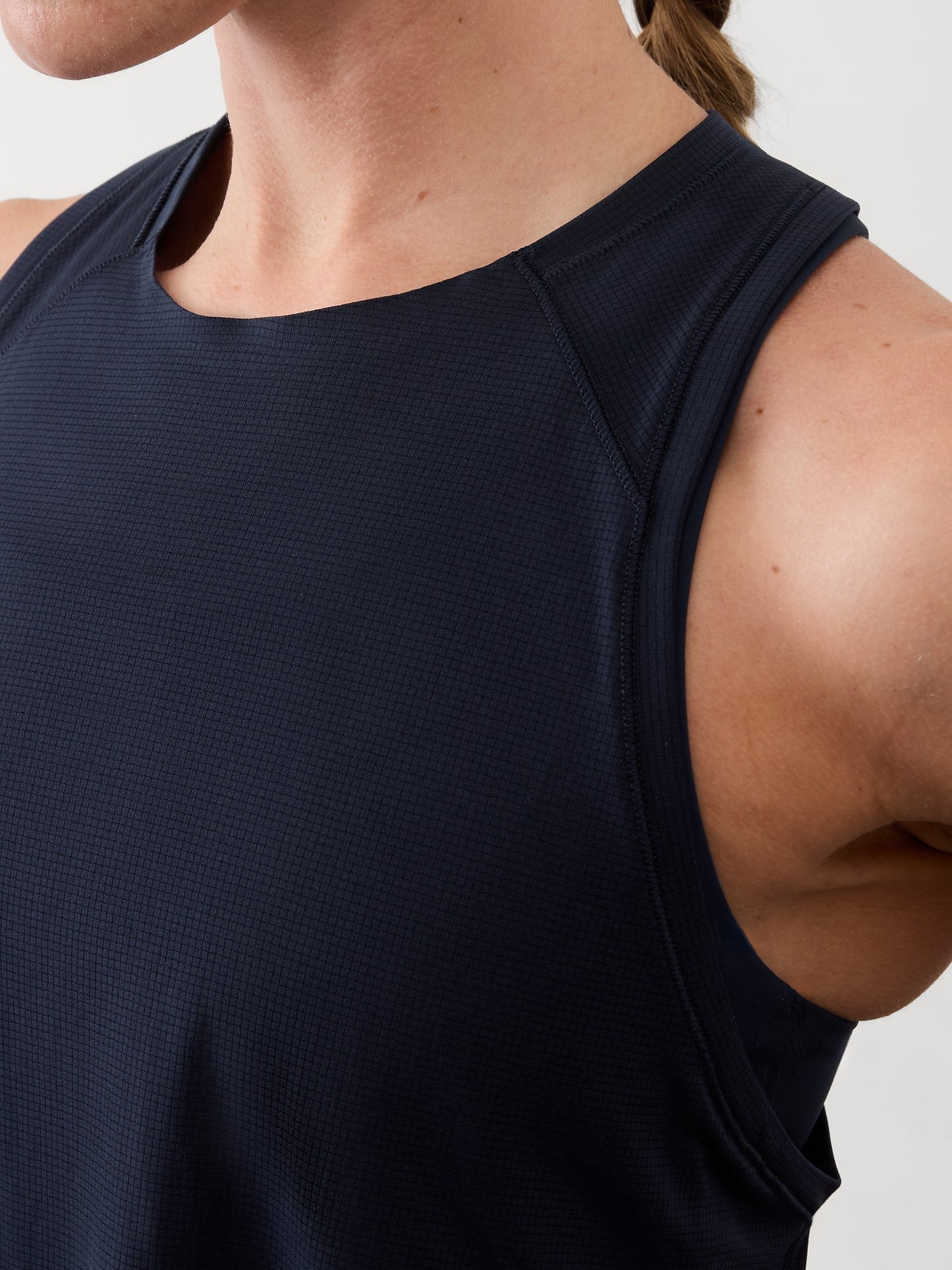 بلوزة جريد محبوكة بدون أكمام