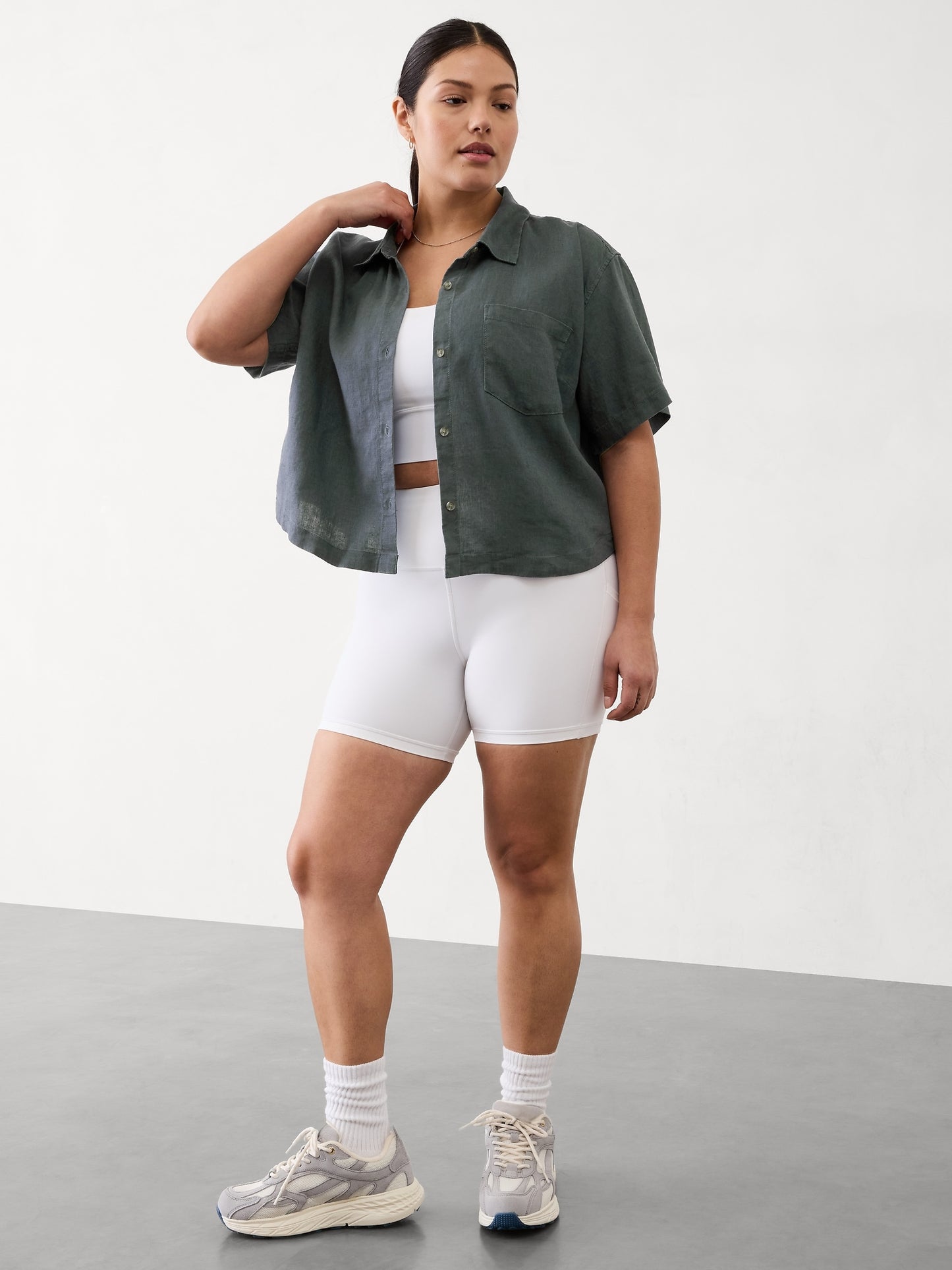 قميص ريتريت كتان بأكمام قصيرة