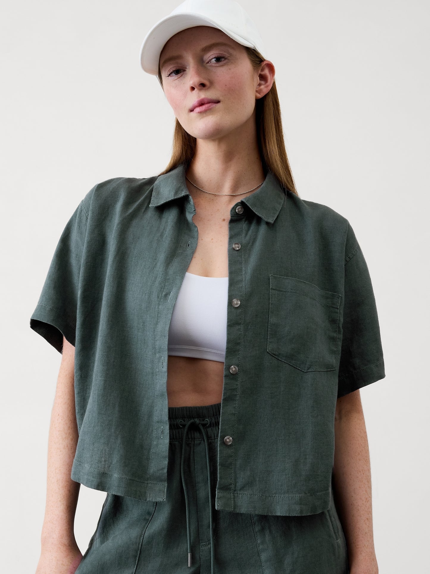 قميص ريتريت كتان بأكمام قصيرة