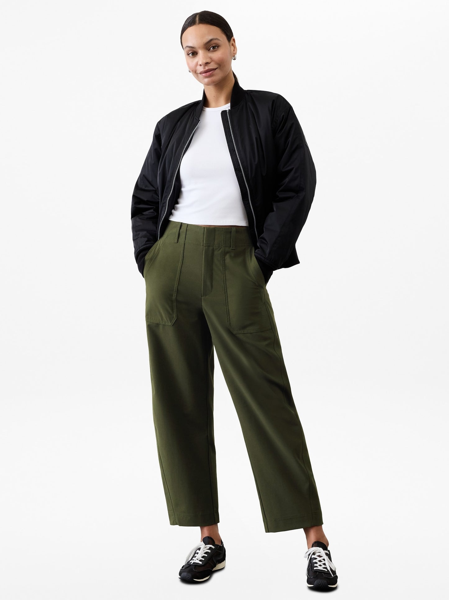 بنطال سكاي لاين بخصر مرتفع وقصّة ساق برميلية