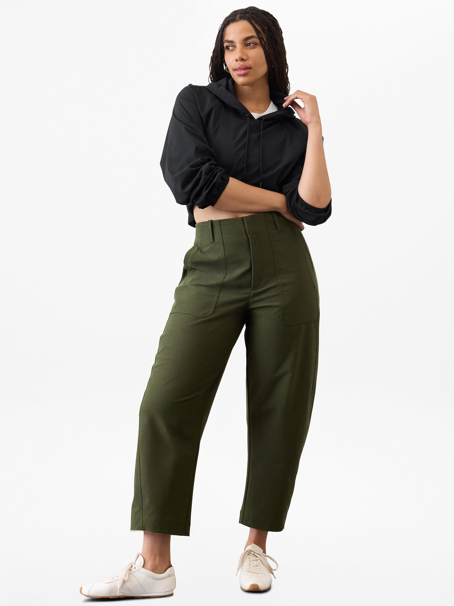 بنطال سكاي لاين بخصر مرتفع وقصّة ساق برميلية