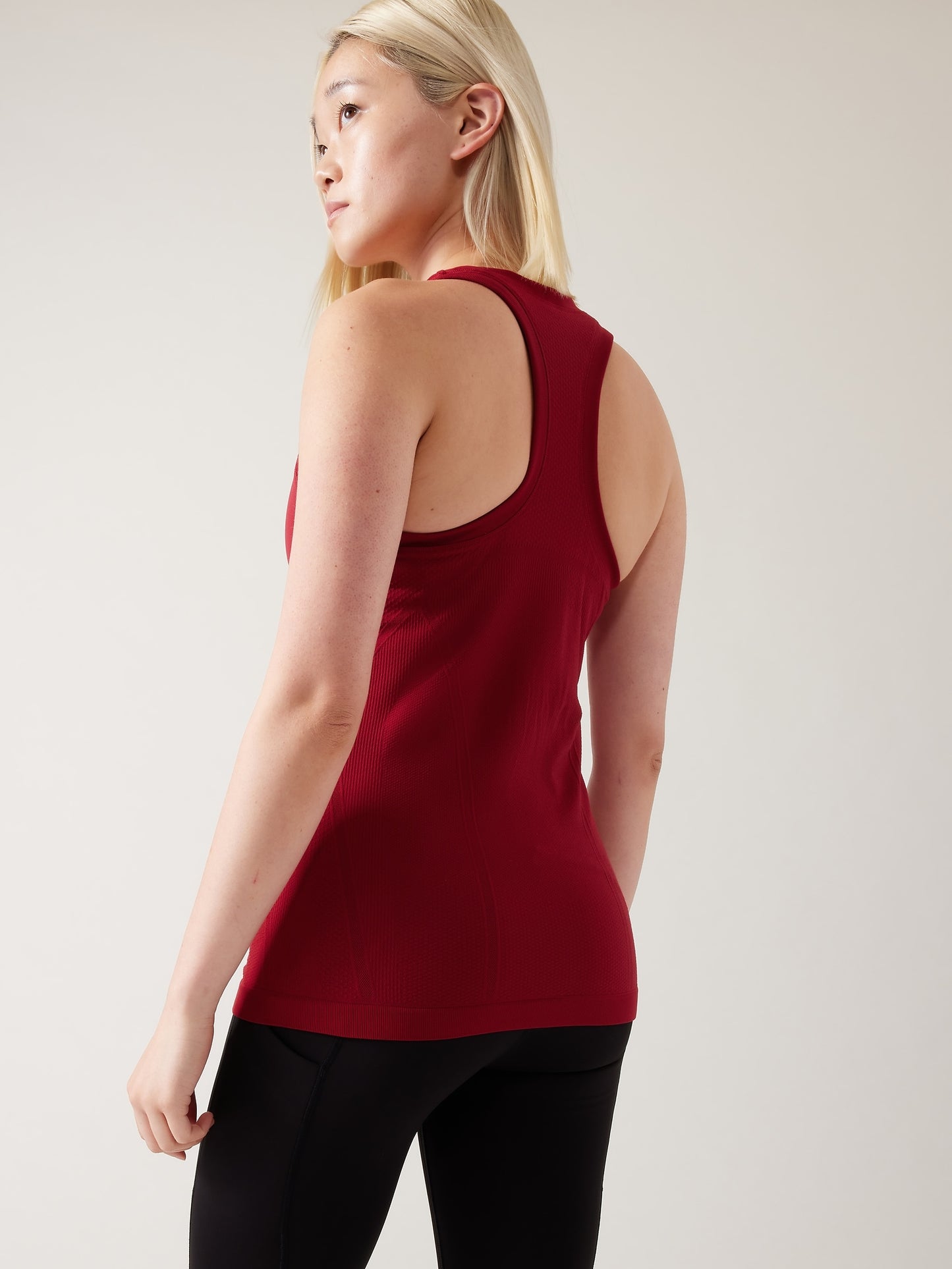 Momentum Seamless Tank