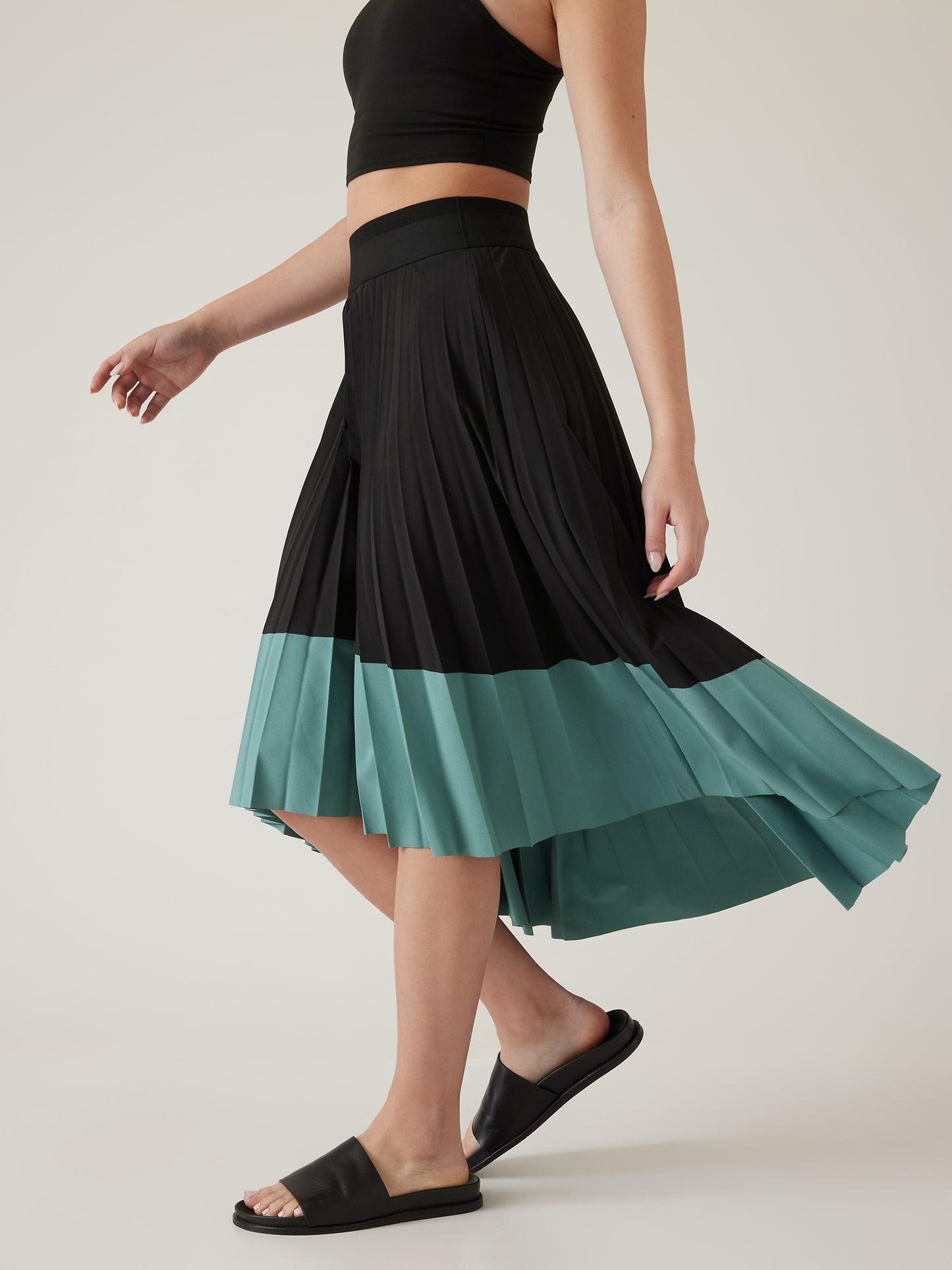 Swing Forward Pleated Skirt