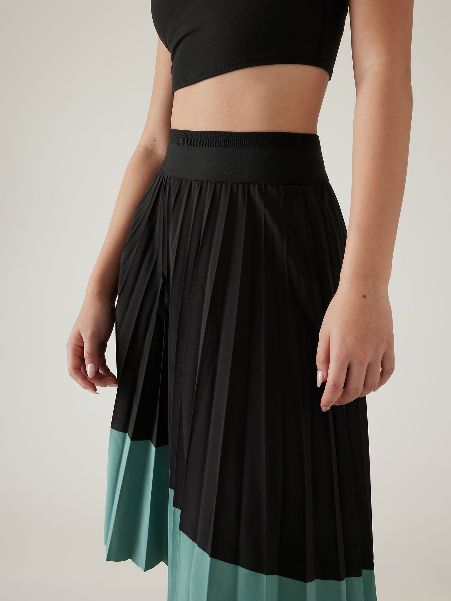 Swing Forward Pleated Skirt