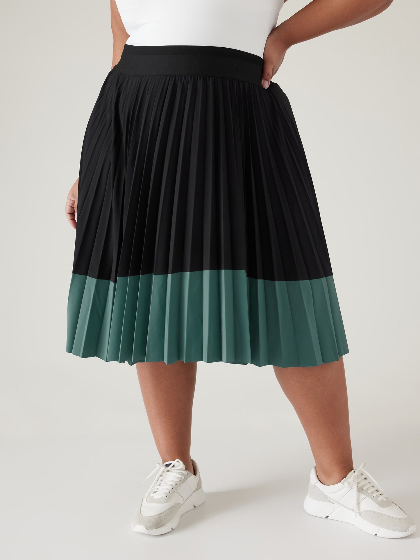 Swing Forward Pleated Skirt