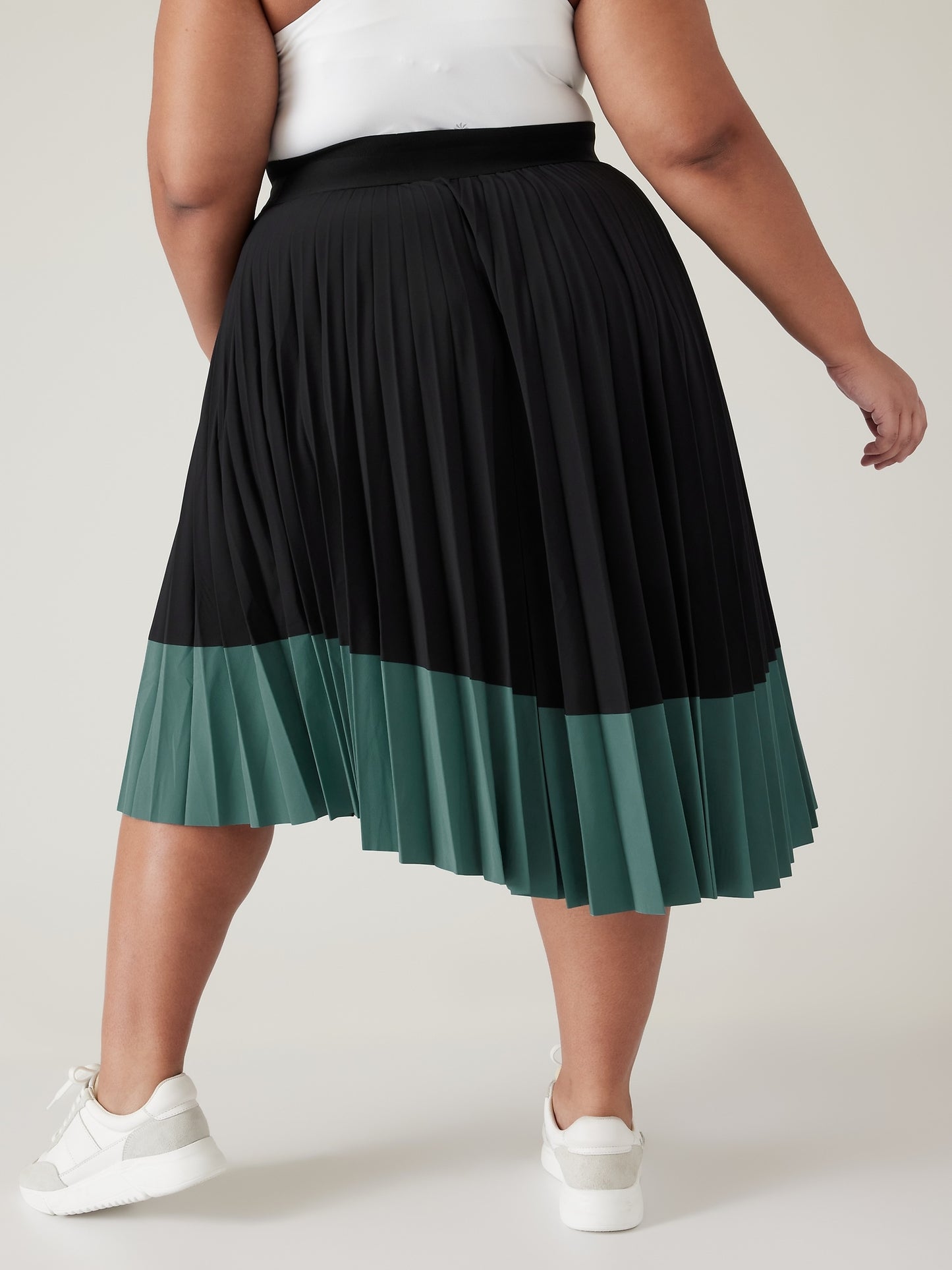 Swing Forward Pleated Skirt