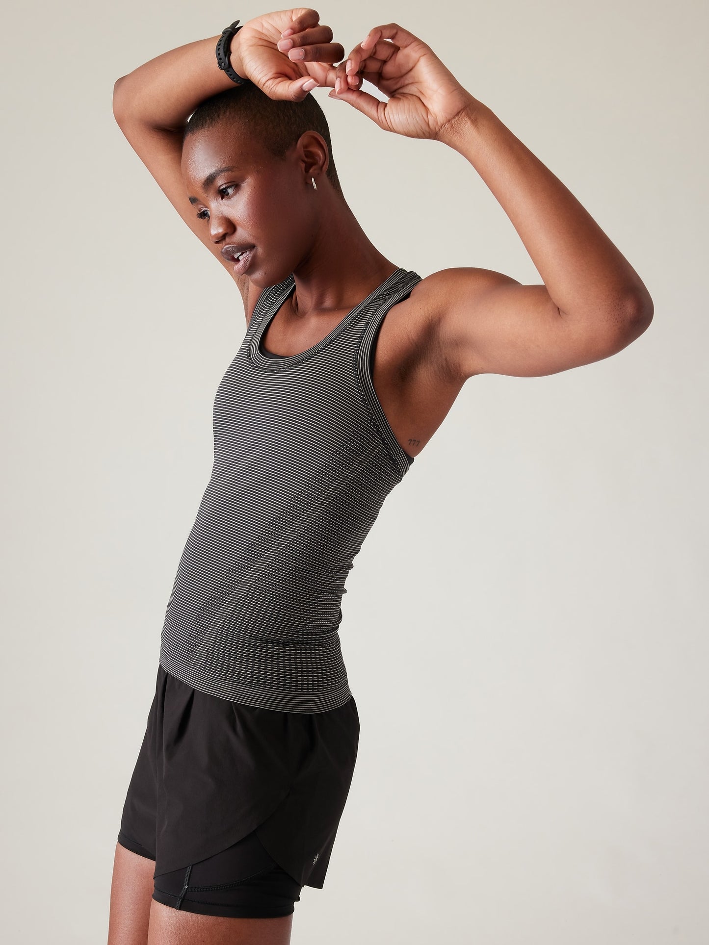 قميص مومنتوم سترايب بدون درزات