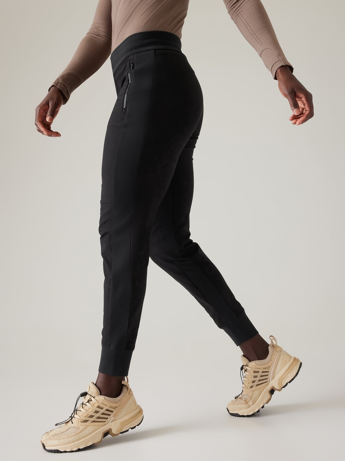 Headlands Hybrid Mid Rise Jogger