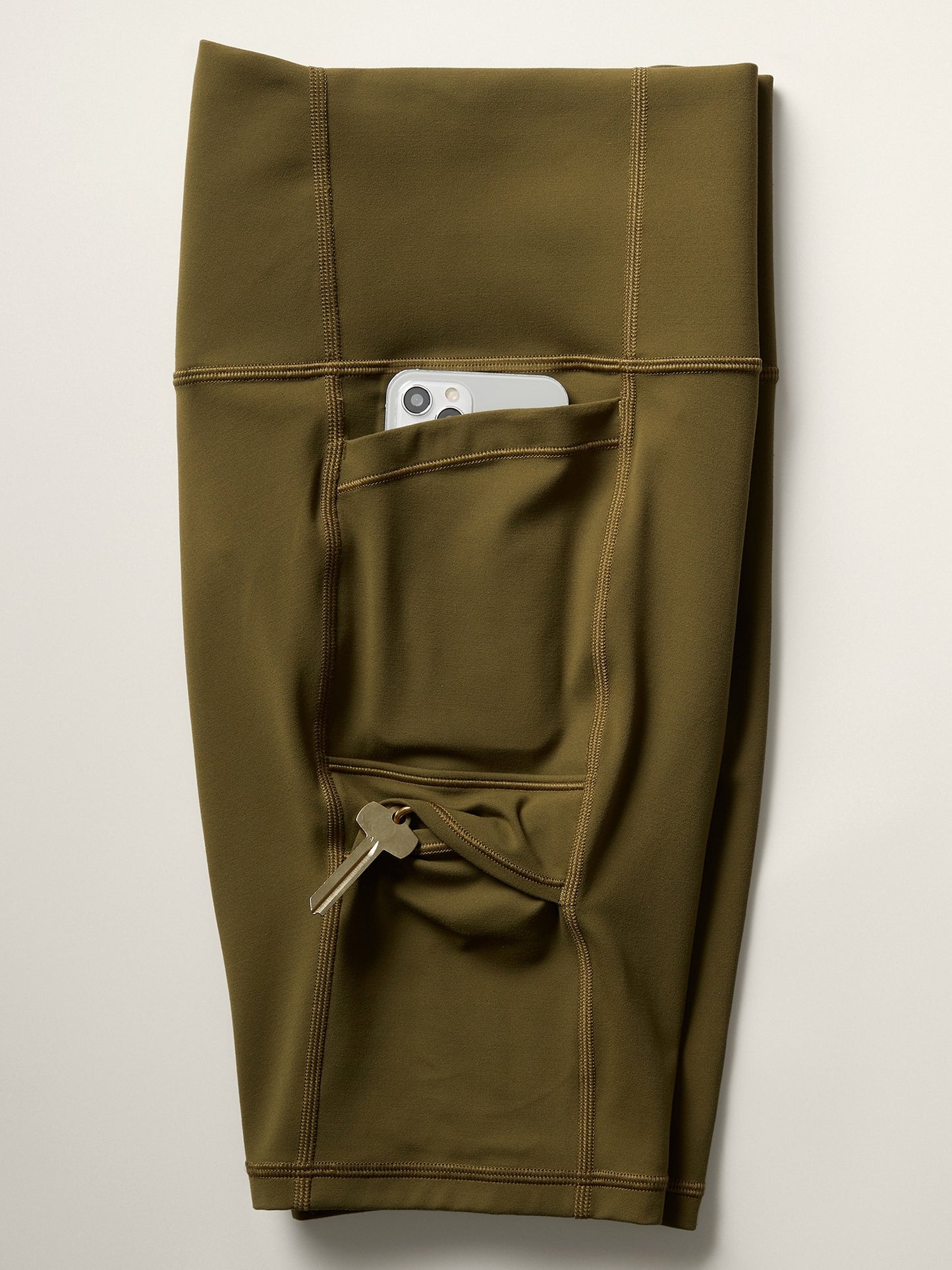 Salutation Stash Cargo 9" Short