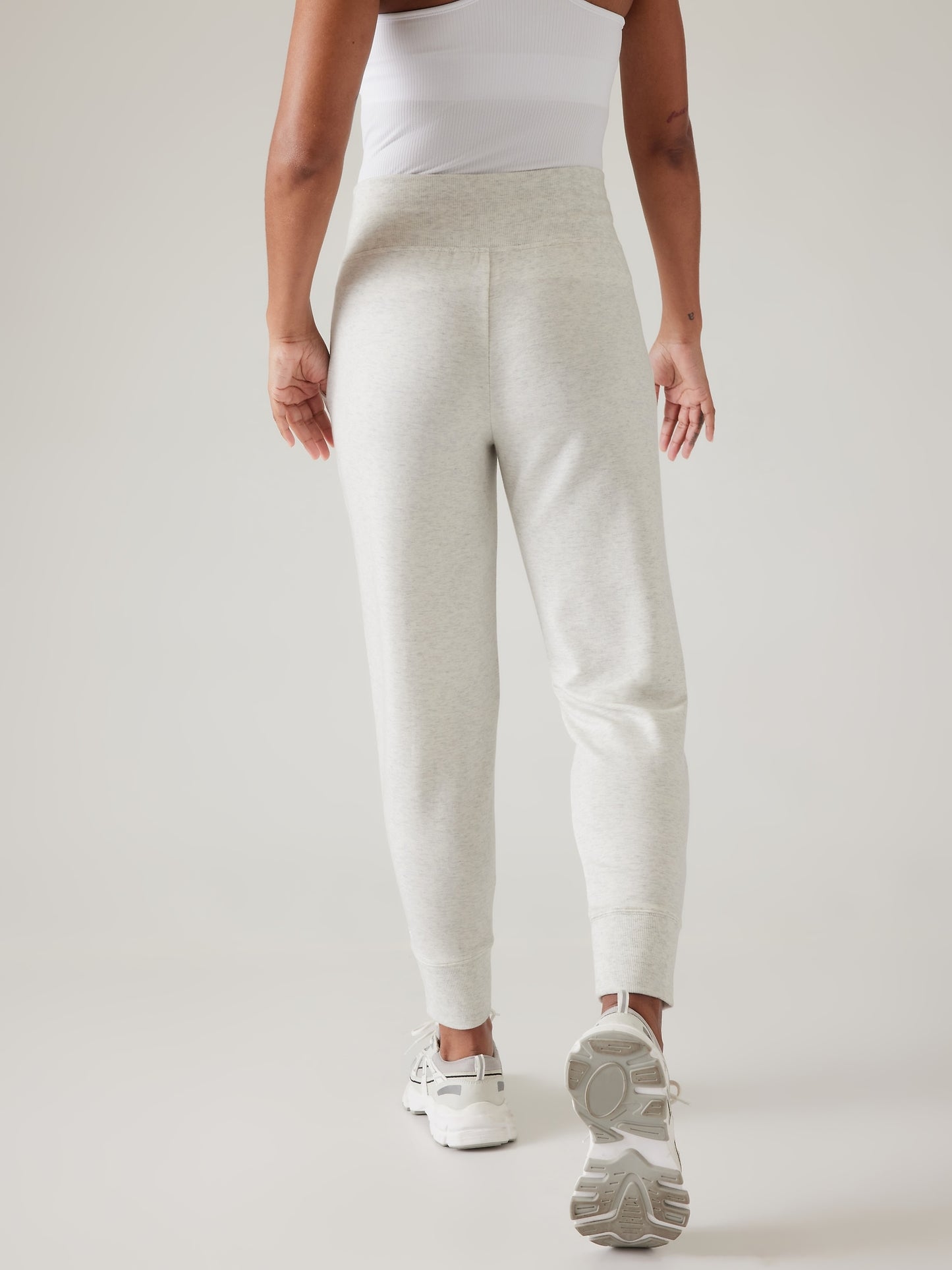 Coaster Luxe Jogger