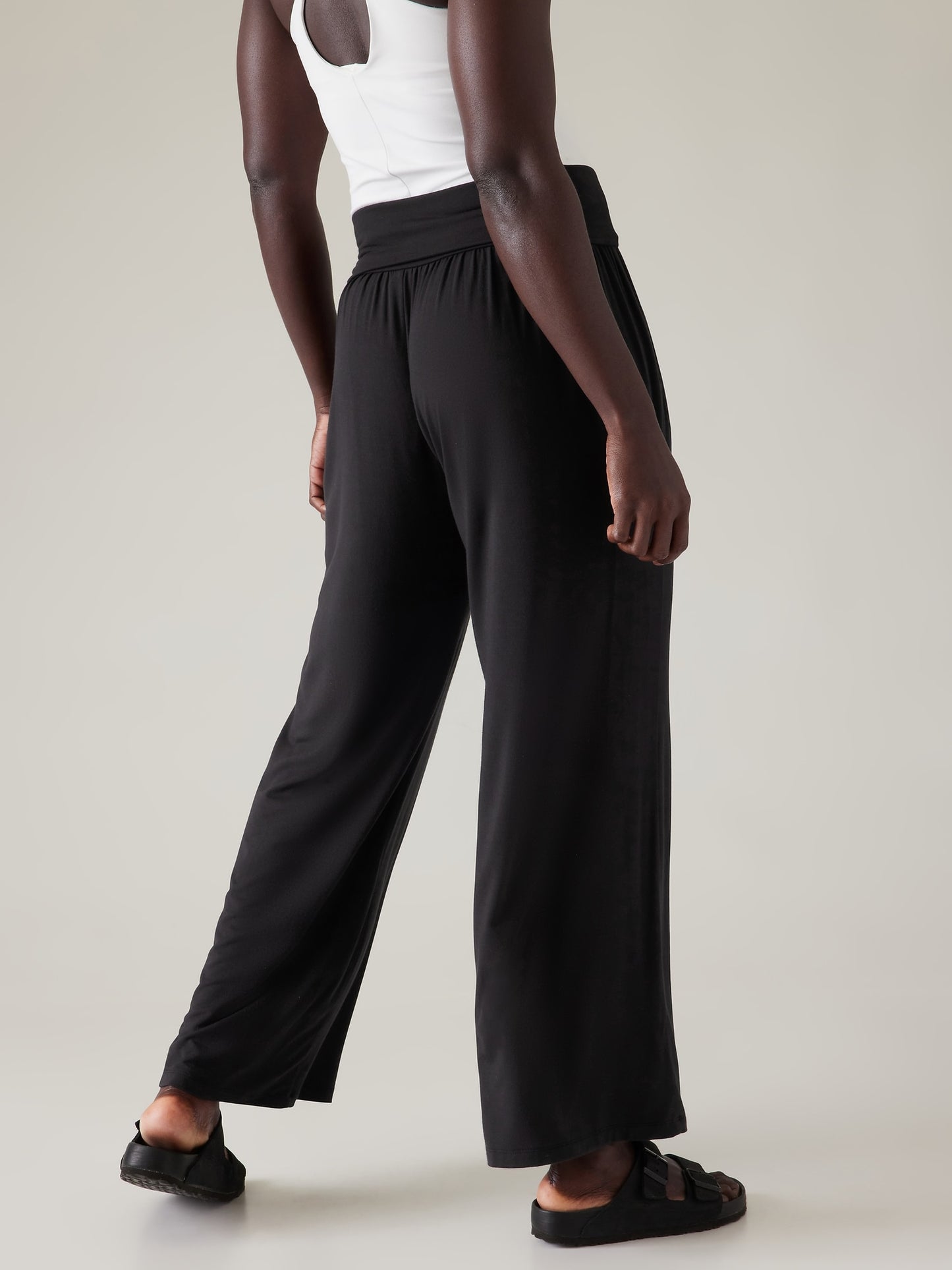 Studio Wide Leg Pant