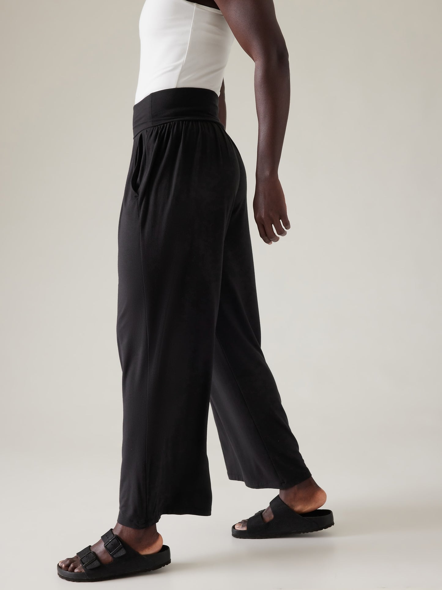 Studio Wide Leg Pant