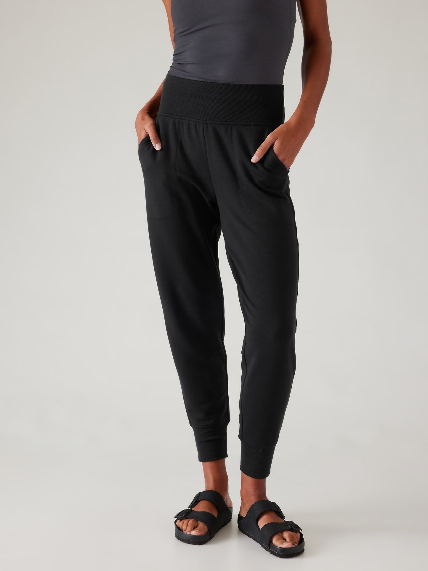 Coaster Luxe Jogger