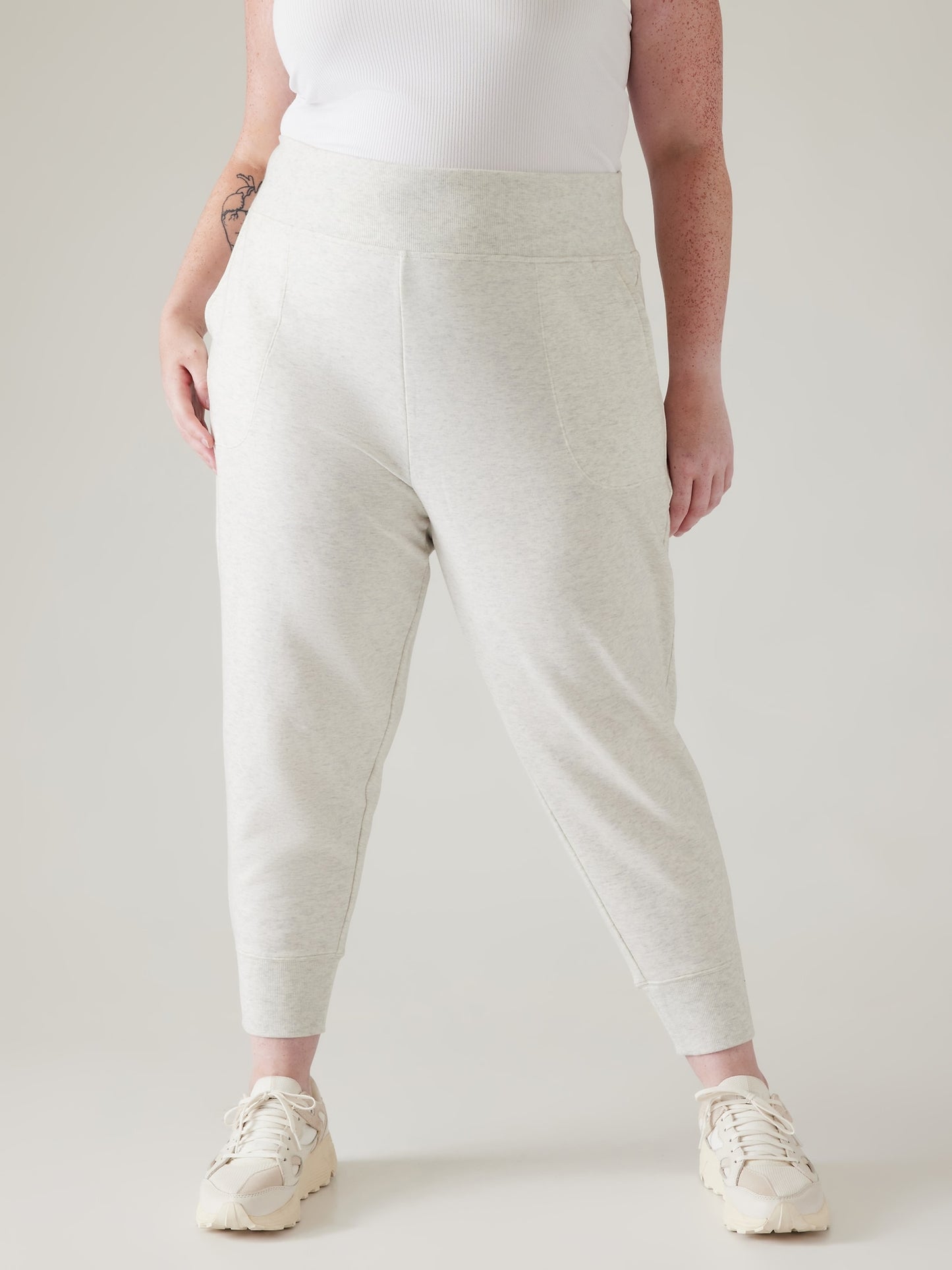 Coaster Luxe Jogger