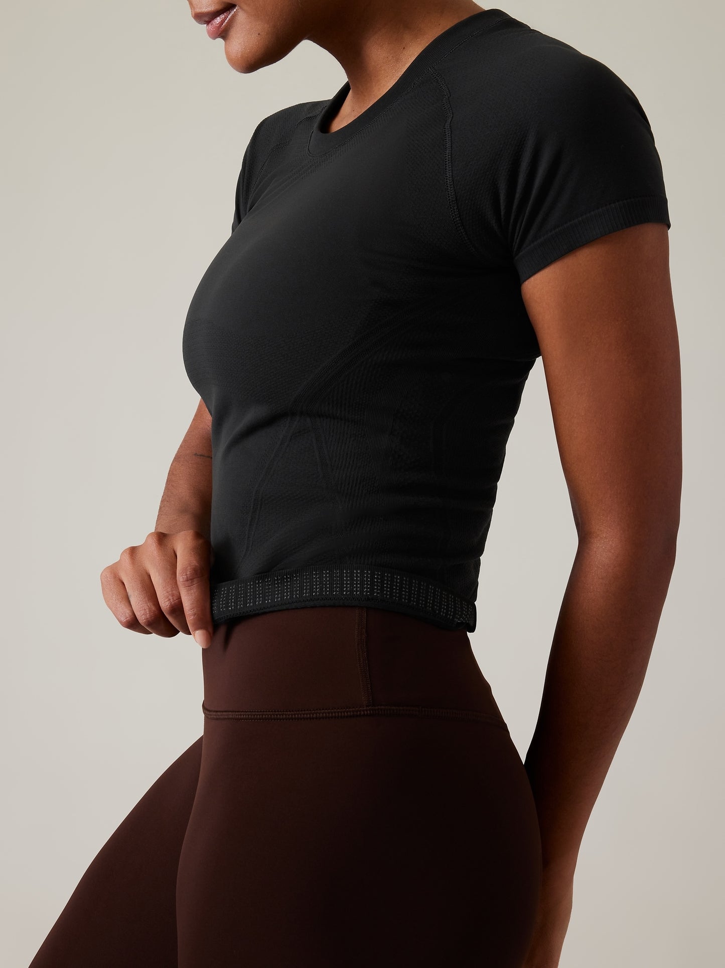 Momentum Seamless Sport Length Tee