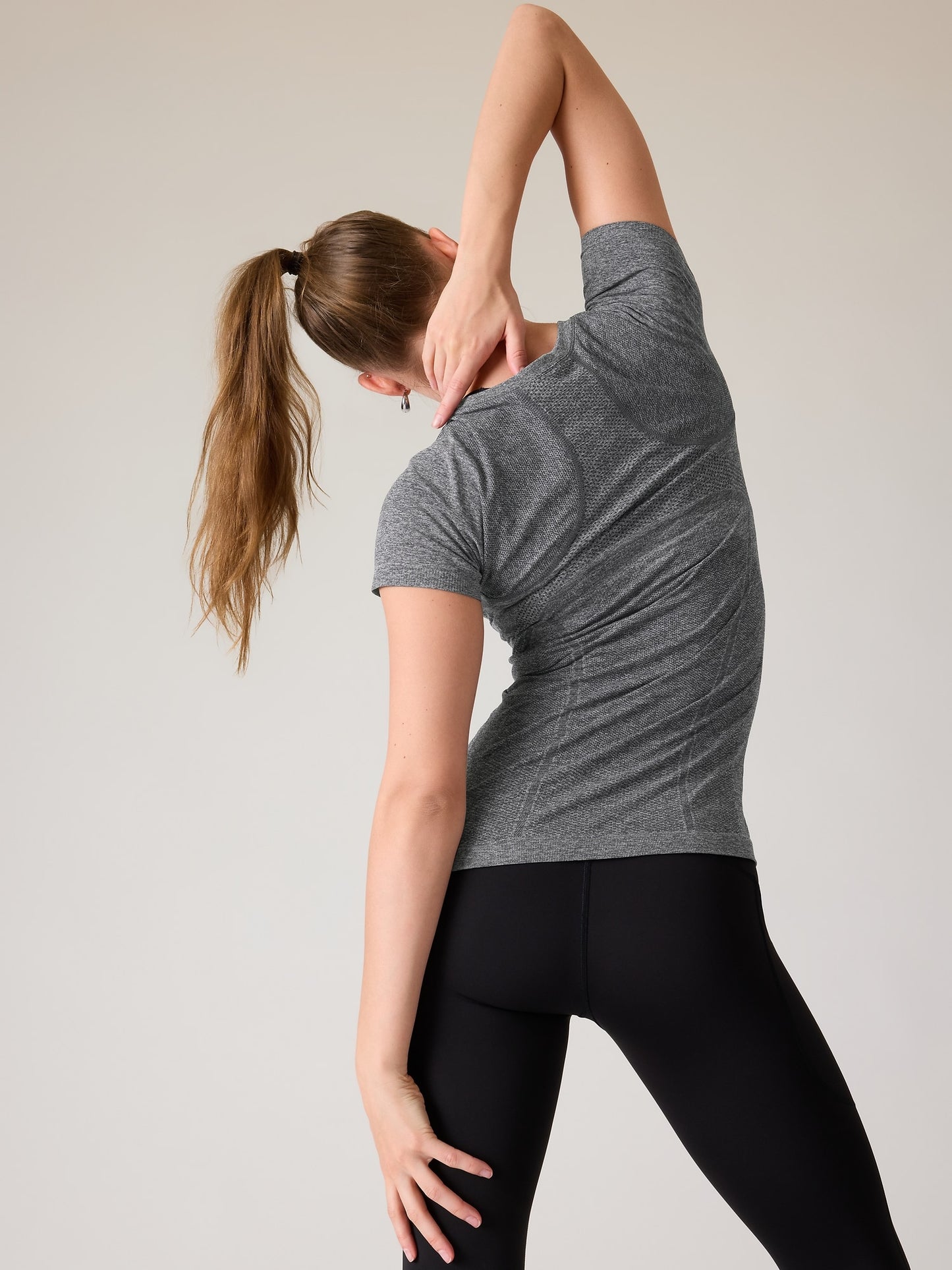 Momentum Seamless Heather Tee