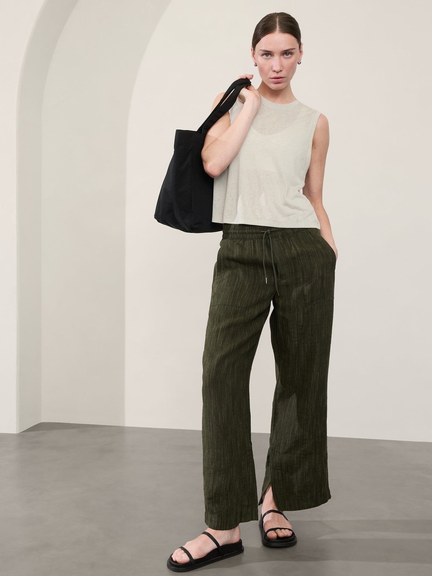 Retreat Linen Mid Rise Wide Leg Pant