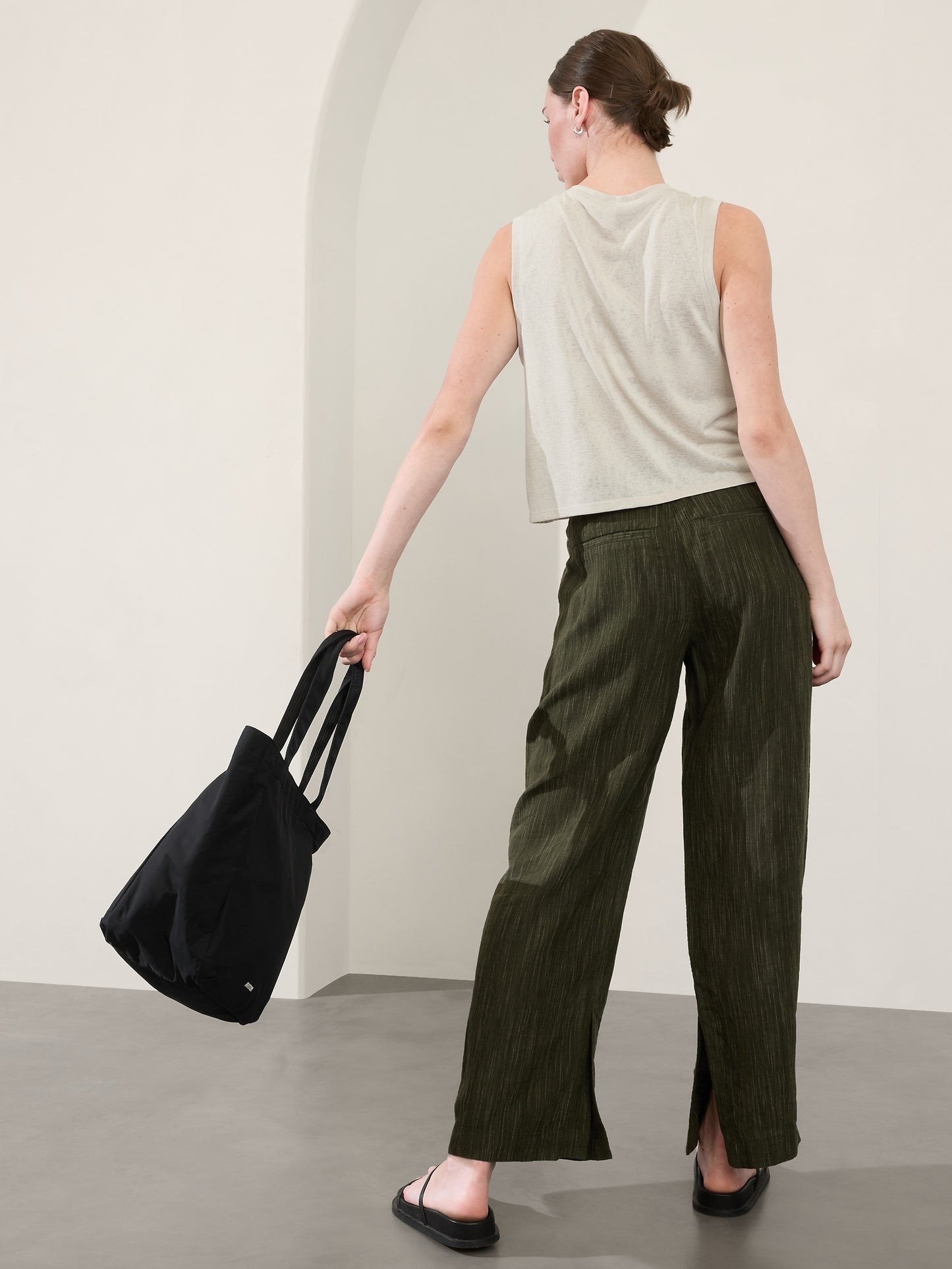 Retreat Linen Mid Rise Wide Leg Pant