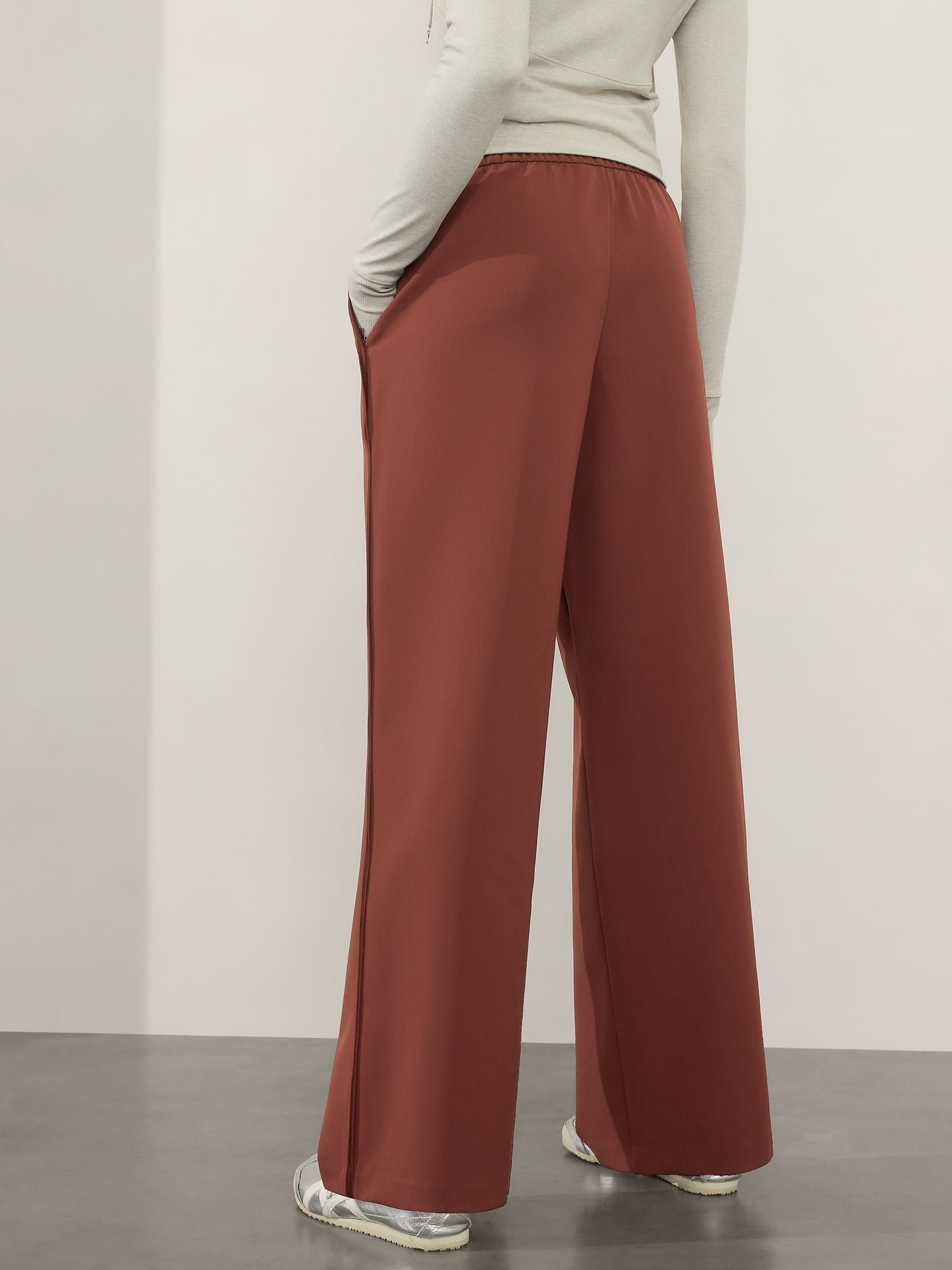 Endeavor High Rise Relaxed Pant