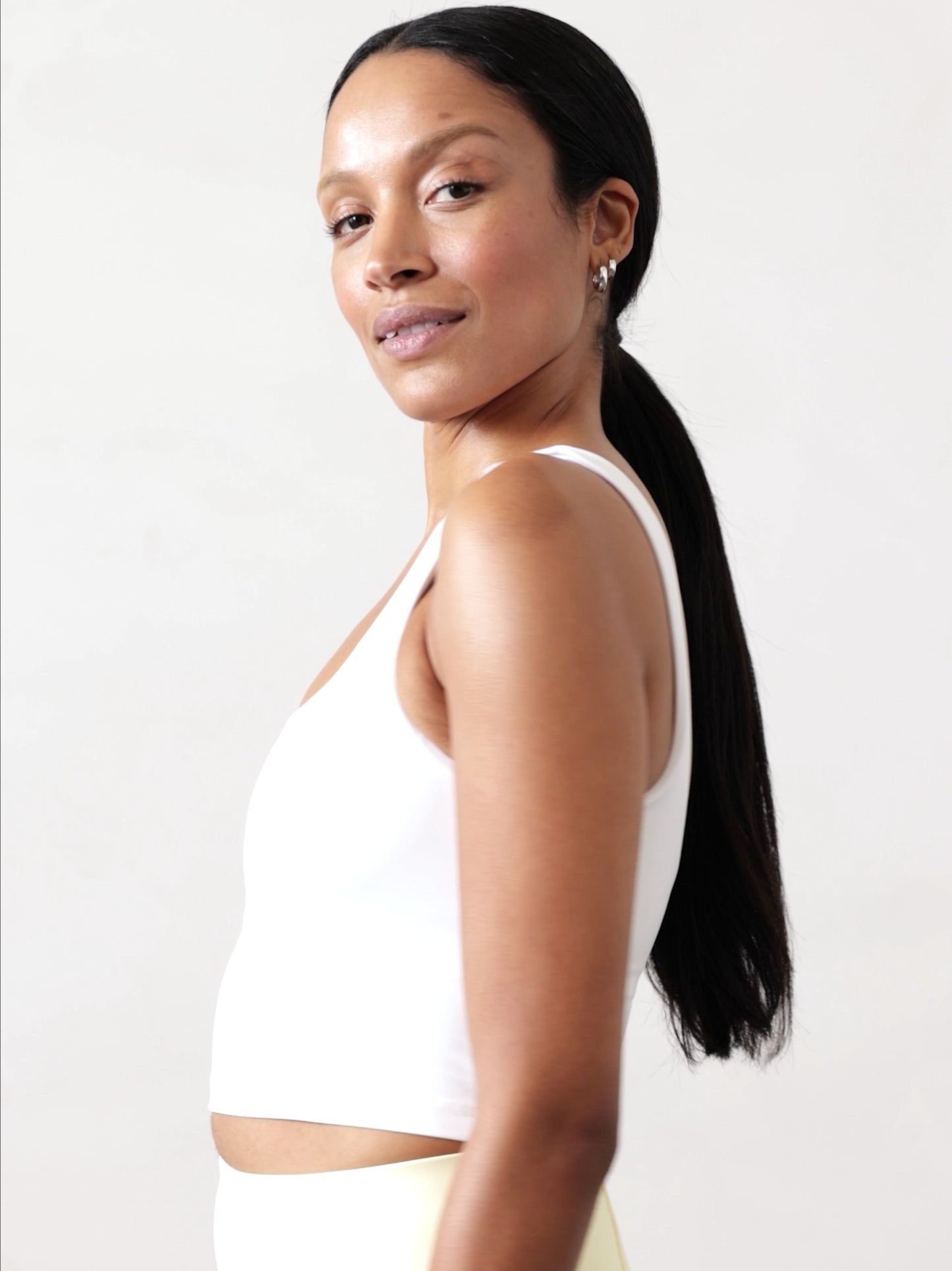 Transcend Square Neck Crop Sports Bra D-DD