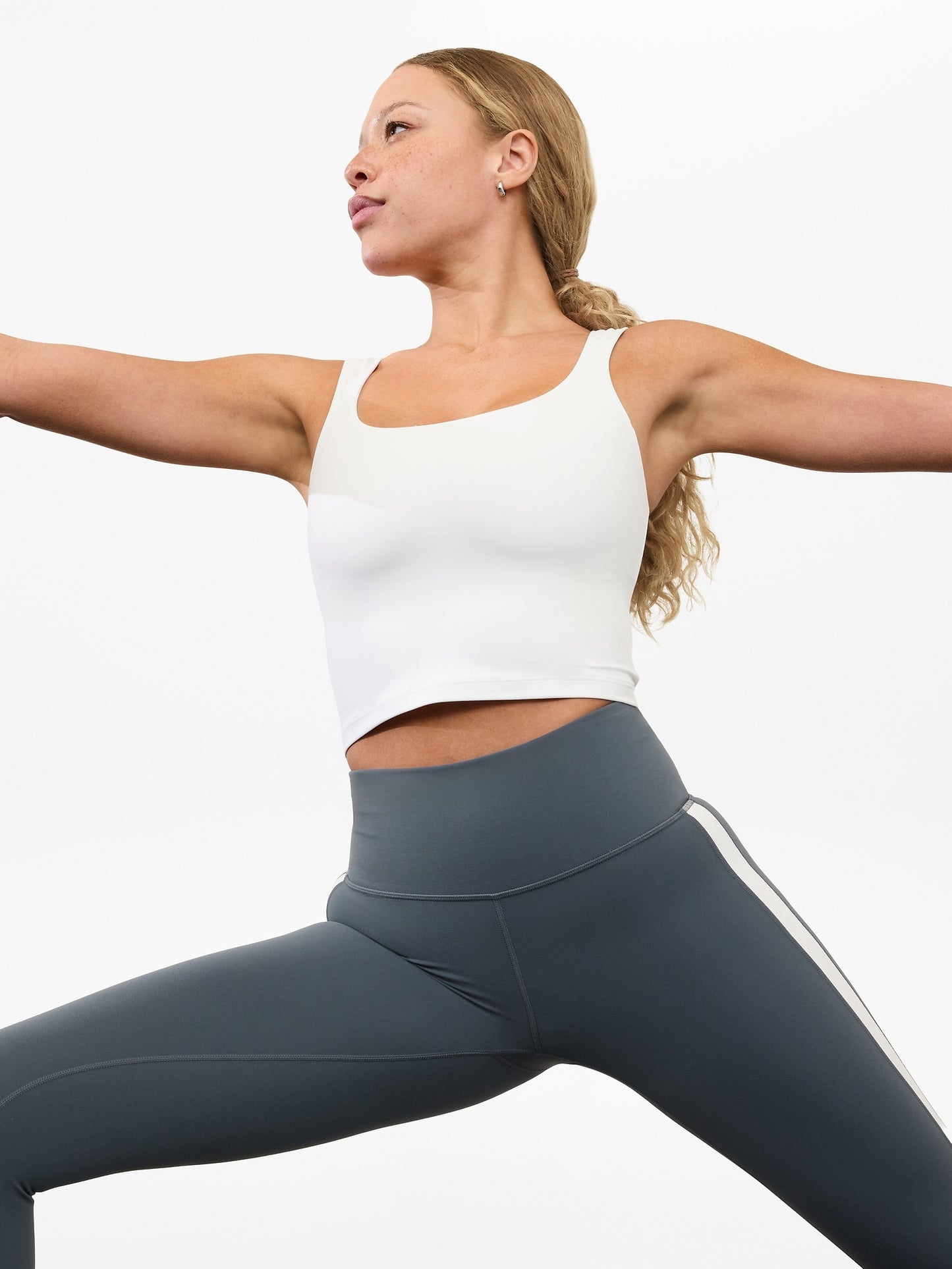 Transcend Square Neck Crop Sports Bra D-DD