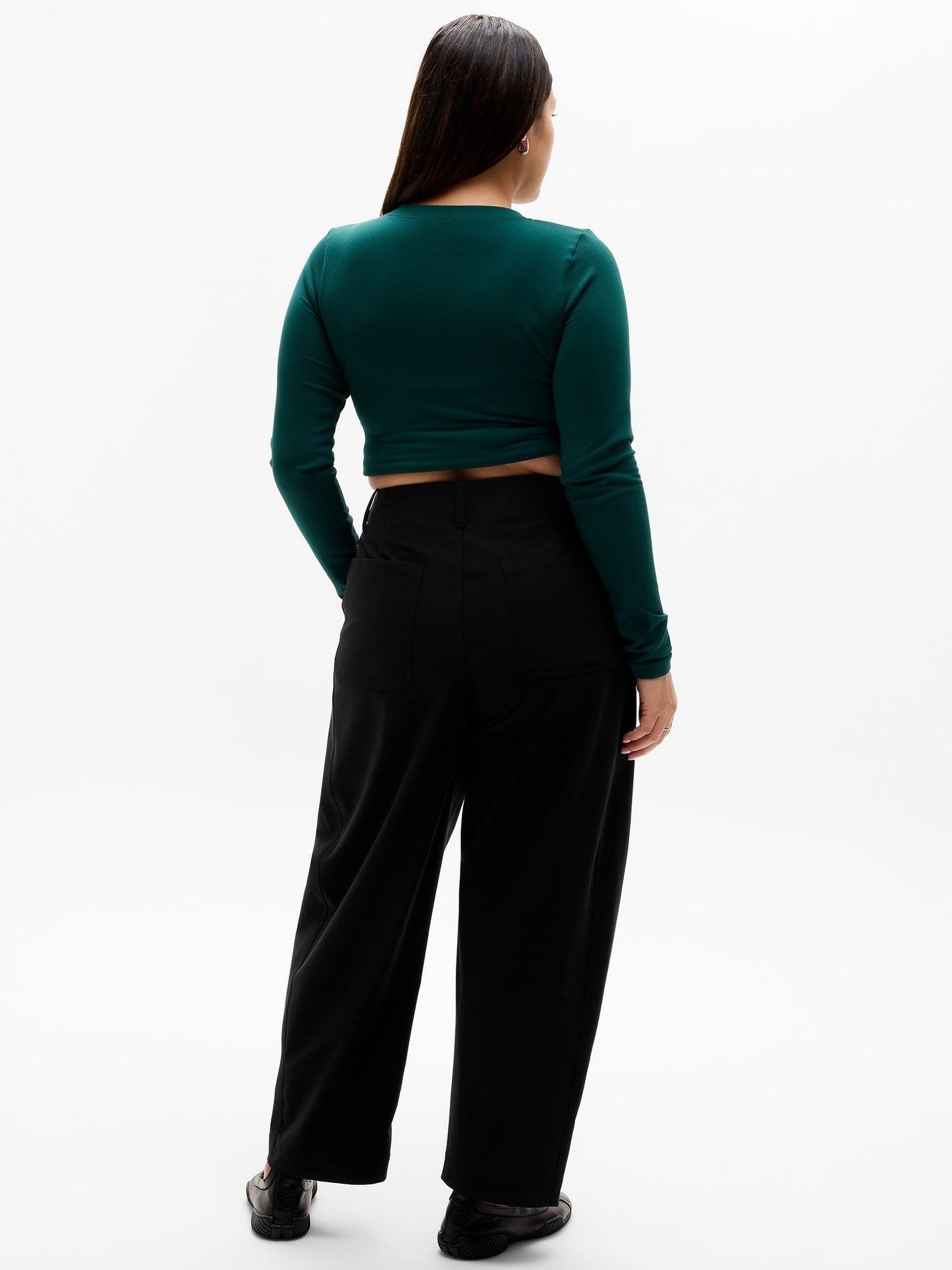 بنطال سكاي لاين بخصر مرتفع وقصّة ساق برميلية