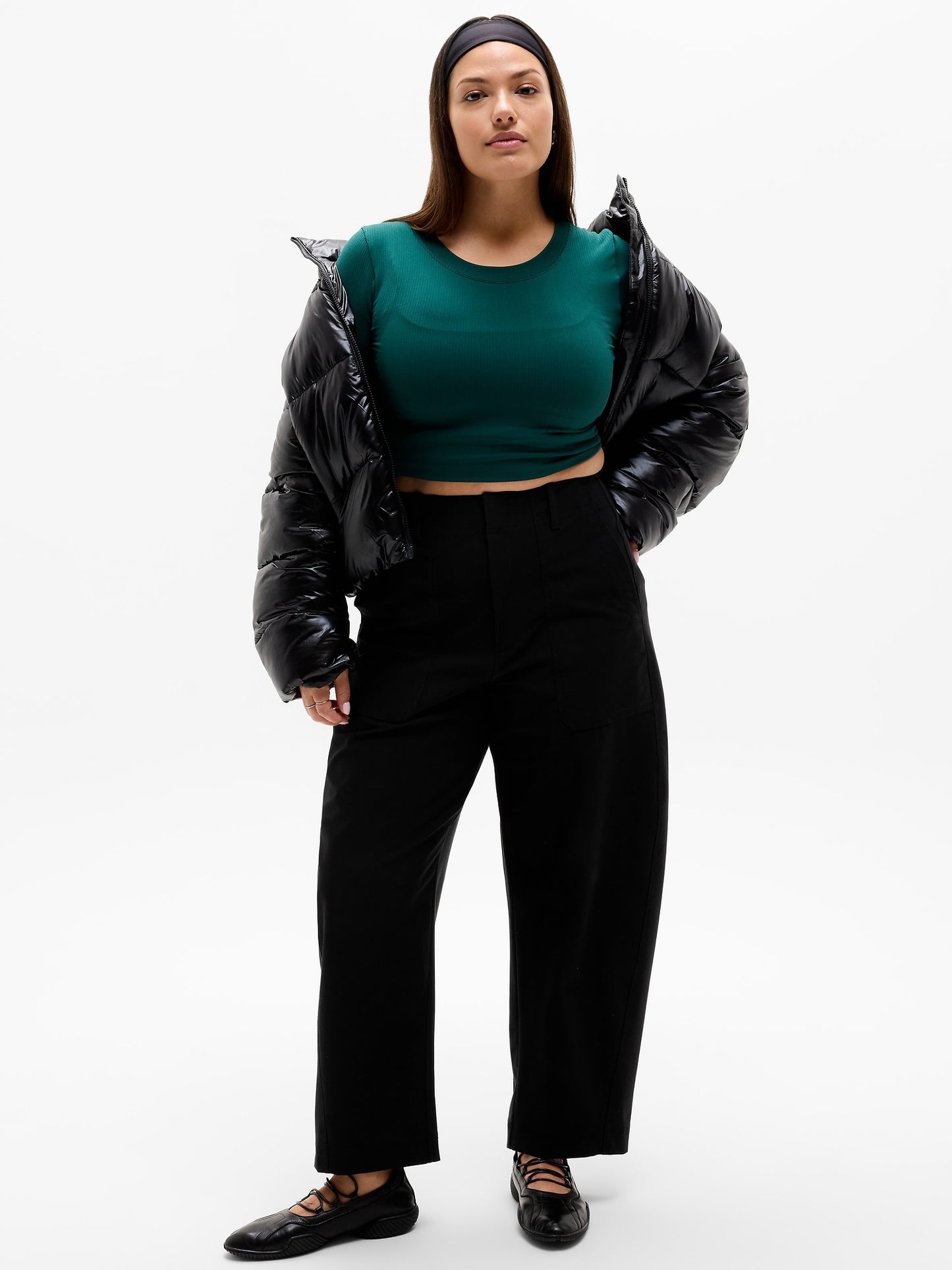 بنطال سكاي لاين بخصر مرتفع وقصّة ساق برميلية