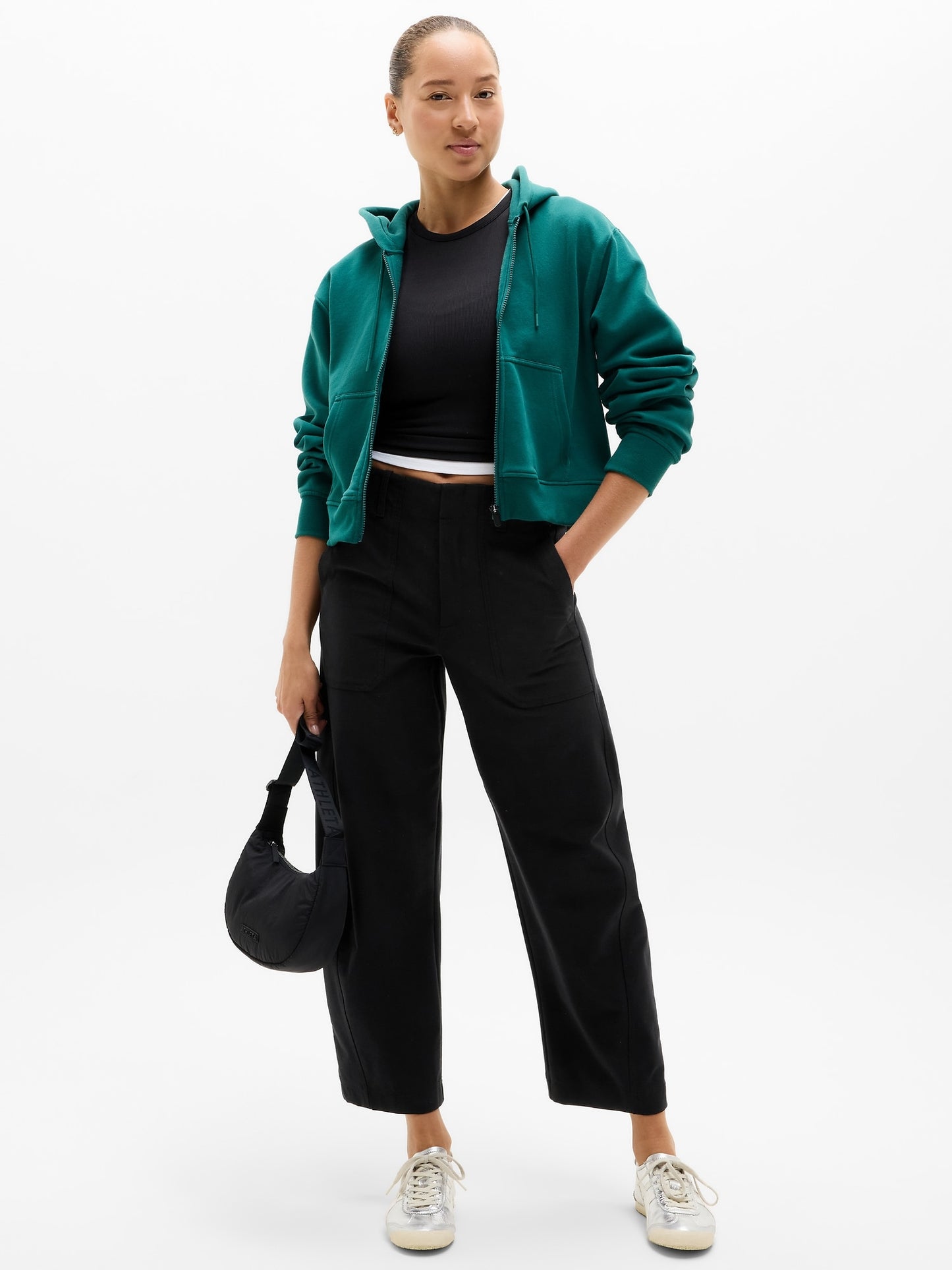 بنطال سكاي لاين بخصر مرتفع وقصّة ساق برميلية