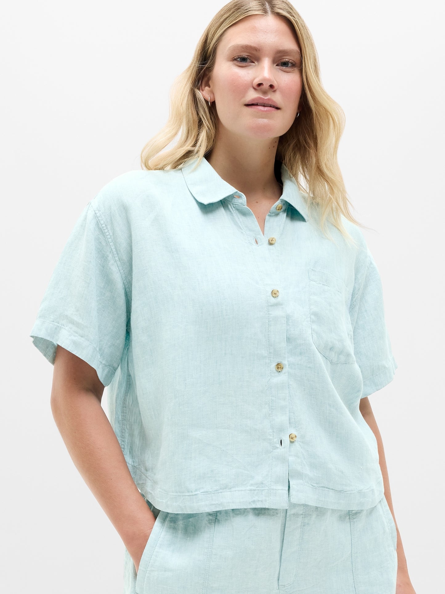 Retreat Linen Short Sleeve Shirt