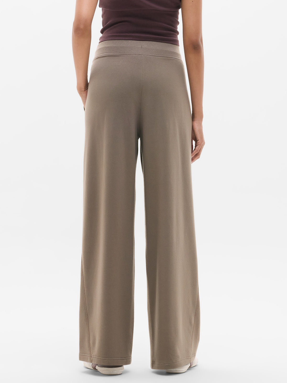 Coaster Luxe Straight Leg Pant